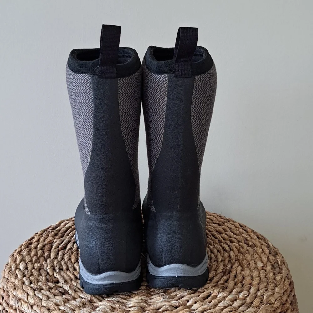 Muck Boot Company Youth‎ Original Rugged Tall Waterproof Winter/Outdoor Boots 6
